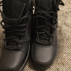 Brand New Nike Boots. Black..no box no trades